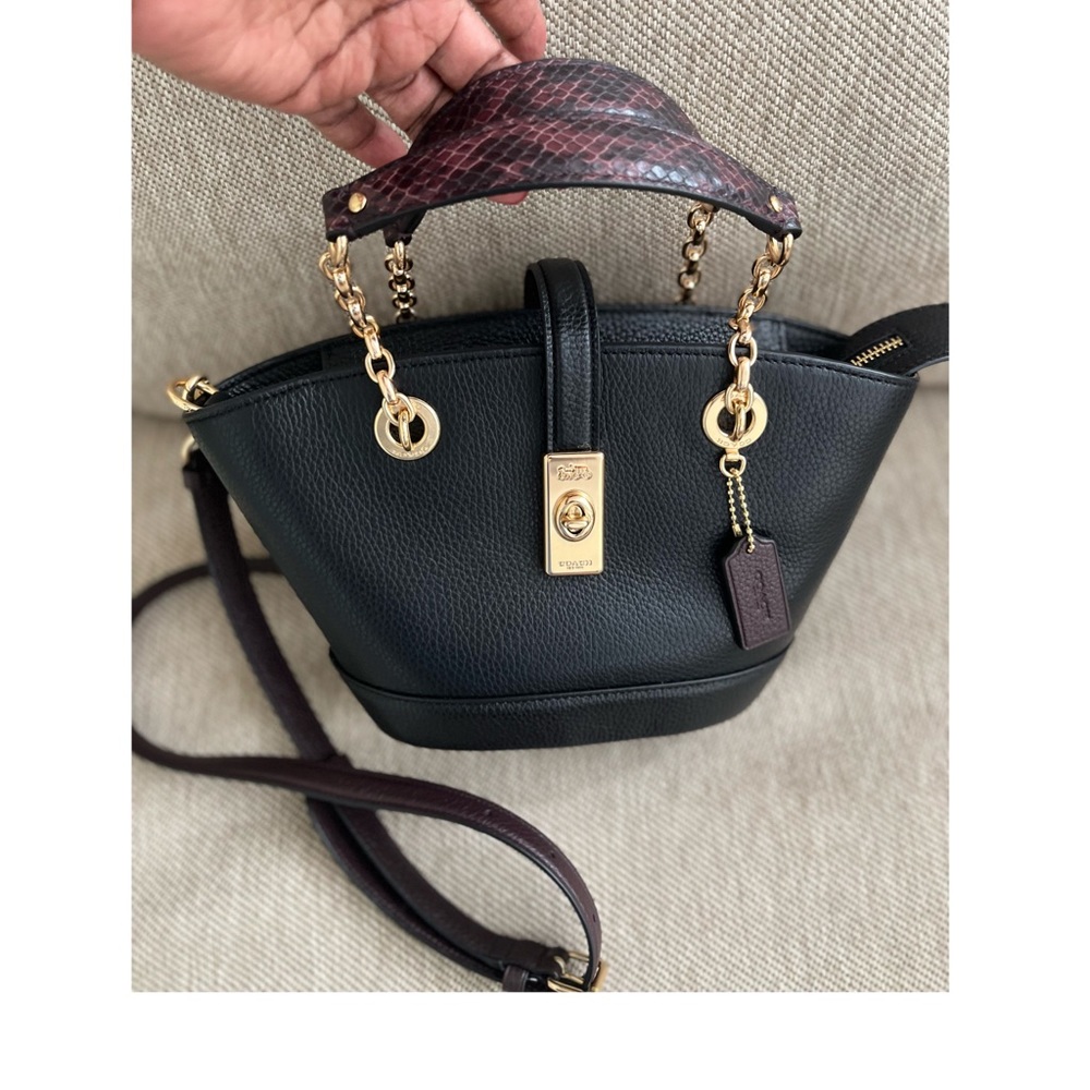 Authentic Coach Lane Bucket Crossbody Bag